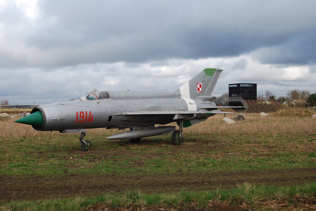 Naam: MiG-21M - Historyland , Hellevoetsluis..jpg
Bekeken: 1005
Grootte: 119,8 KB