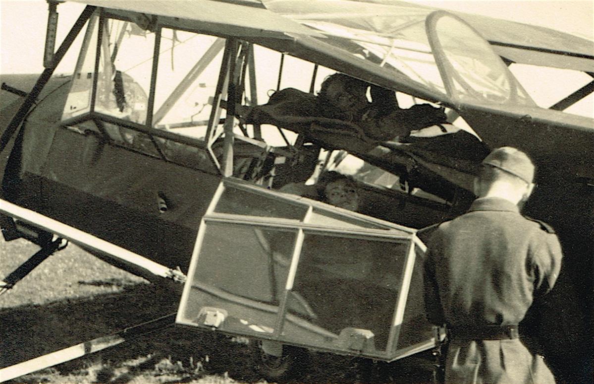 Naam: Foto 371. Fieseler Storch, gewondentransport, kopie.jpg
Bekeken: 775
Grootte: 164,8 KB