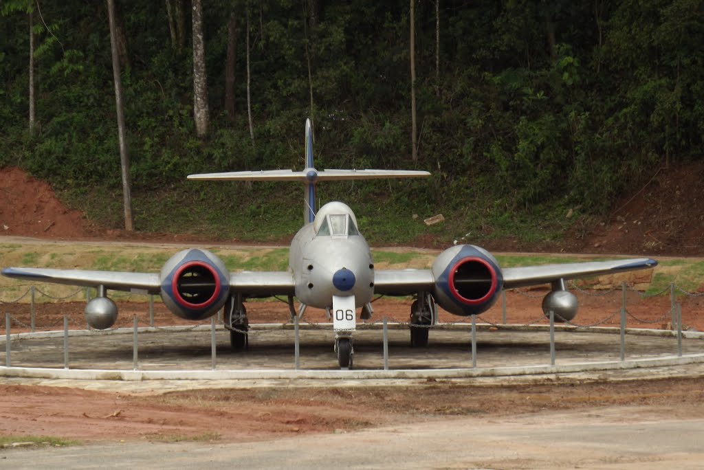 Naam: Gloster Meteor - EPCAR - Escola Preparatria de Cadetes do Ar , Barbacena ..jpg
Bekeken: 183
Grootte: 95,5 KB