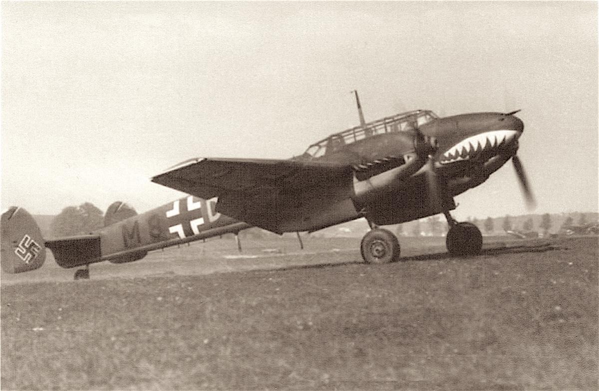 Naam: Foto 379. 'M8+D.'. Messerschmitt Me-110, kopie.jpg
Bekeken: 634
Grootte: 135,5 KB