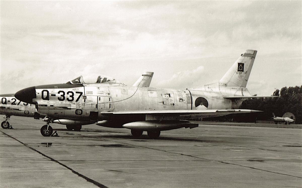 Naam: Foto 125. 'Q-337'. North American F-86K Sabre, kopie.jpg
Bekeken: 1042
Grootte: 98,4 KB