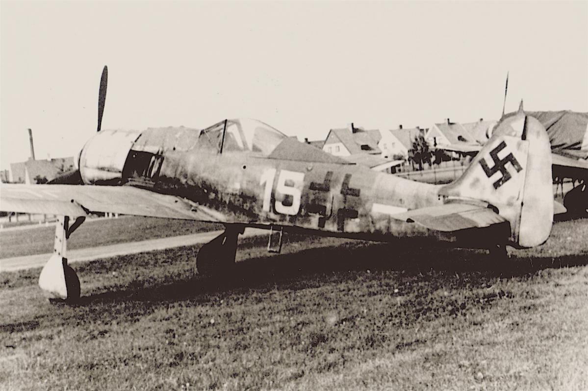 Naam: Foto 385. Focke Wulf Fw 190, kopie.jpg
Bekeken: 2124
Grootte: 117,9 KB