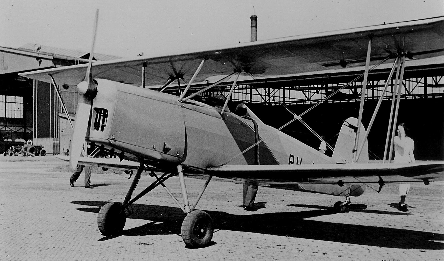 Naam: Lambach HL-2 PH-APZ -1.jpg
Bekeken: 923
Grootte: 267,1 KB