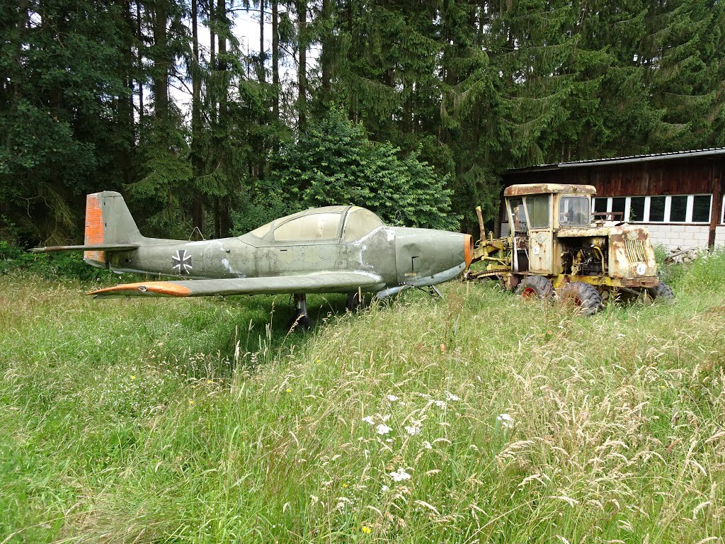 Naam: Focke Wulf Piaggio P149 D - Flugplatz Rumbach..jpg
Bekeken: 530
Grootte: 301,6 KB
