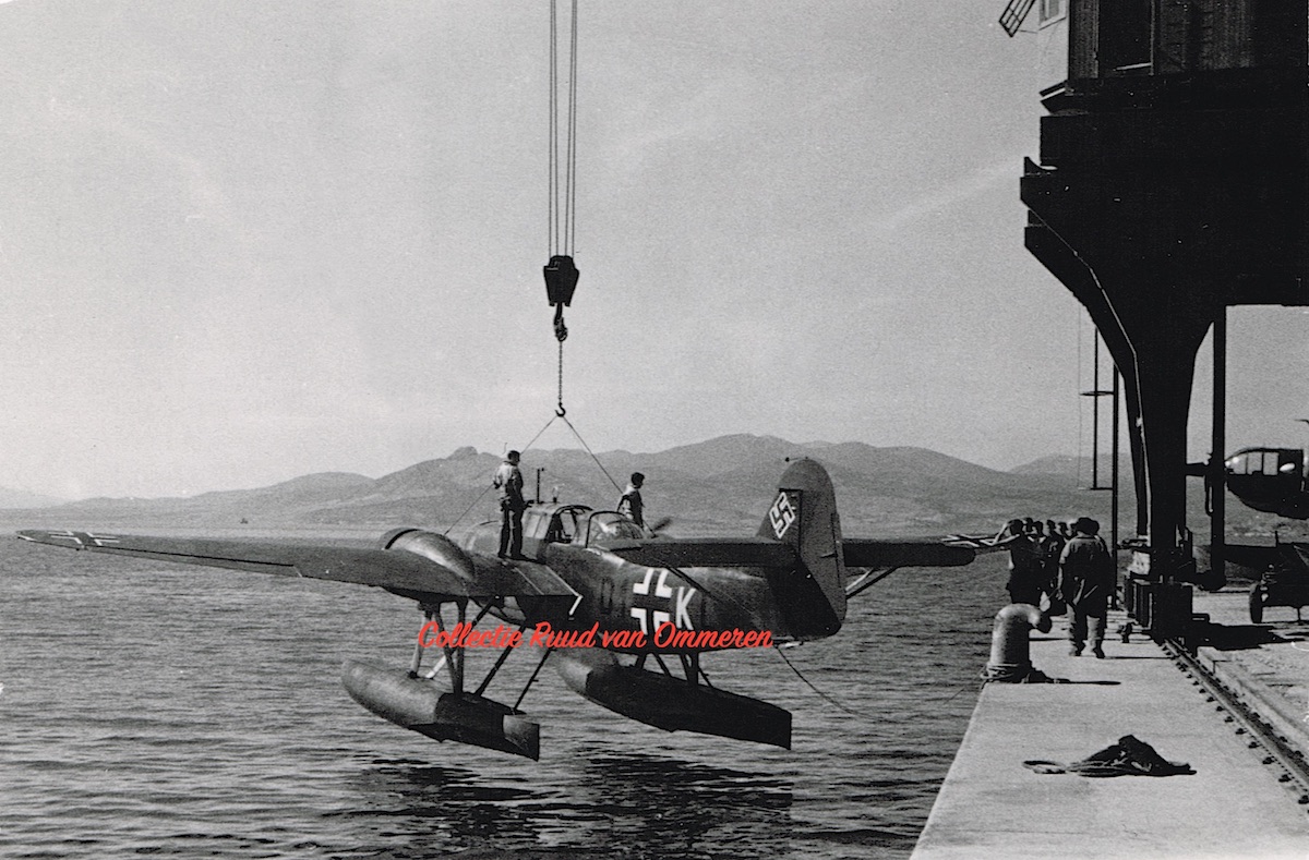 Naam: Foto. Fokker T.VIIIw. BEUTE. 600 kopie 2, rood.jpg
Bekeken: 901
Grootte: 299,2 KB