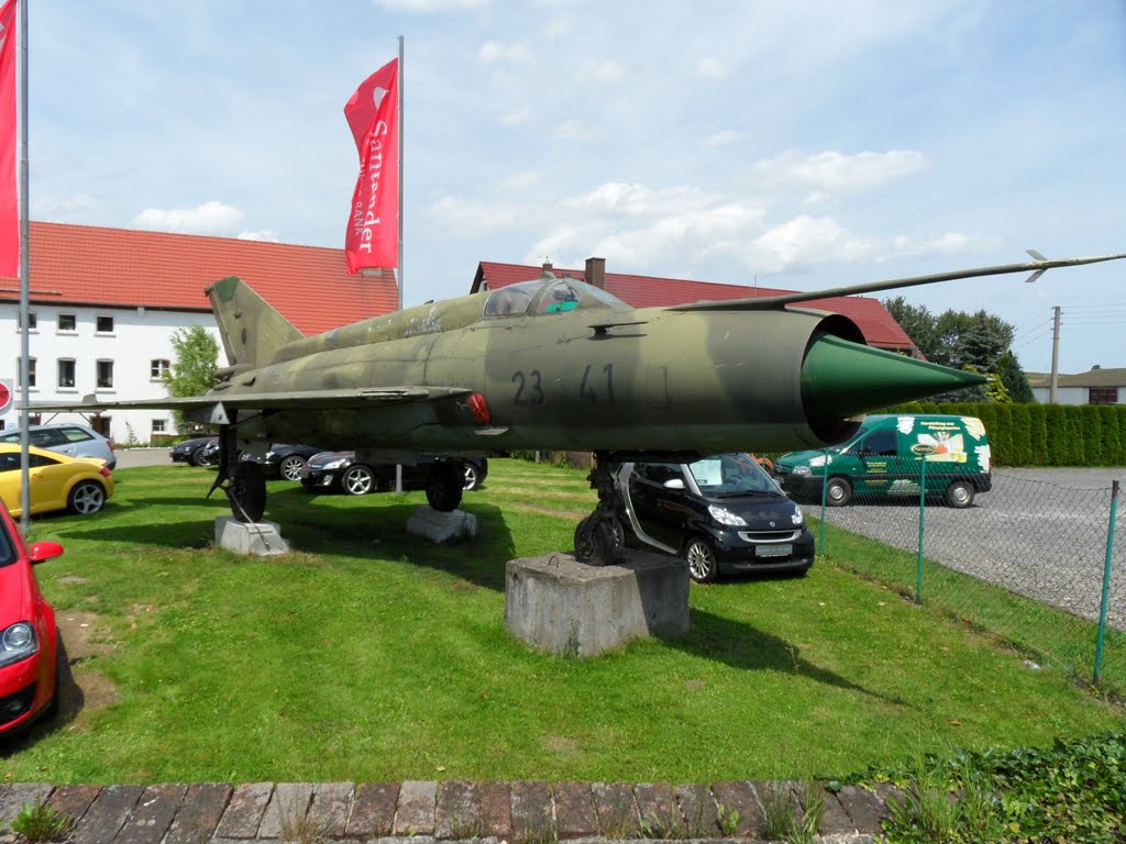 Naam: MiG-21MF - Miesitz.jpg
Bekeken: 464
Grootte: 130,2 KB