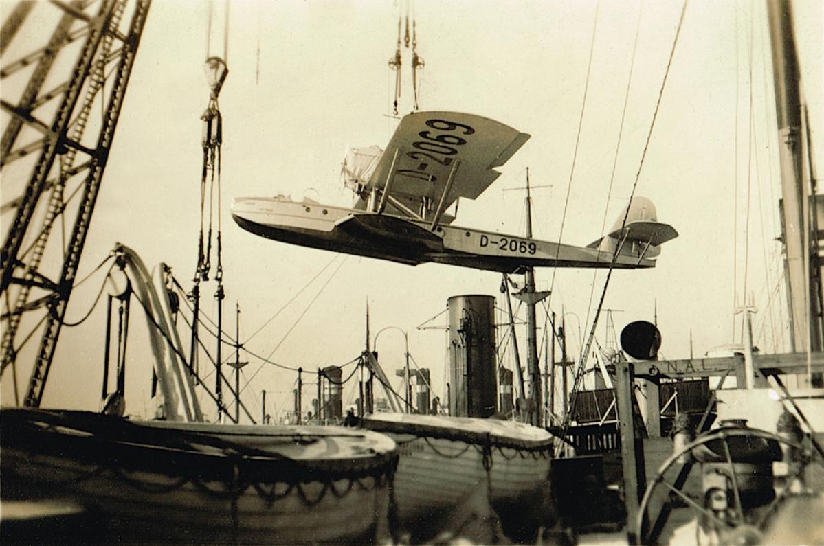 Naam: Foto 343. D-2069 %22Monsun%22 (D-ABIR). Dornier Do J II a Bos:vanaf april 1933 - Do J II a K Bos.jpg
Bekeken: 911
Grootte: 128,5 KB