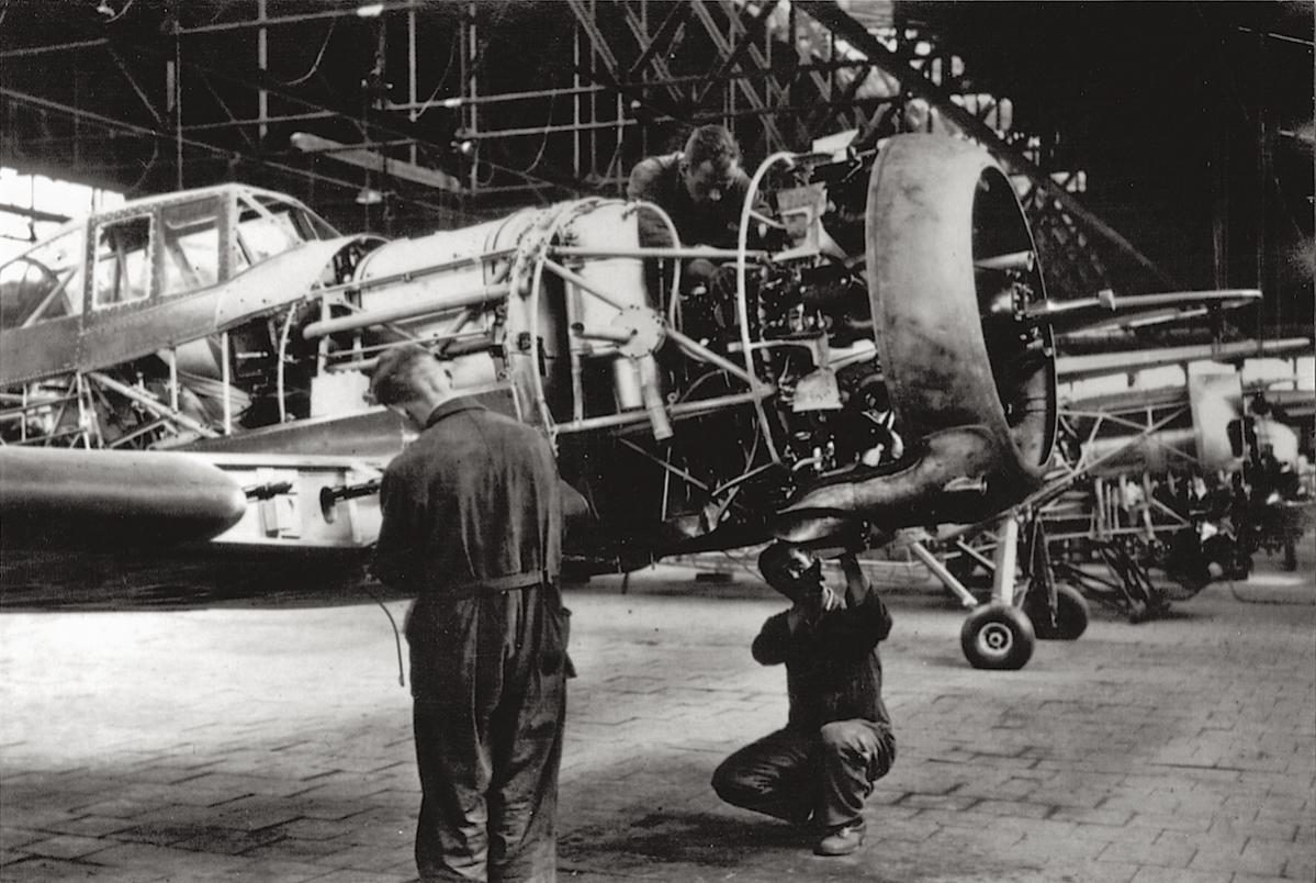 Naam: Foto 1. Fokker D.XXI in aanbouw, kopie.jpg
Bekeken: 1570
Grootte: 137,5 KB