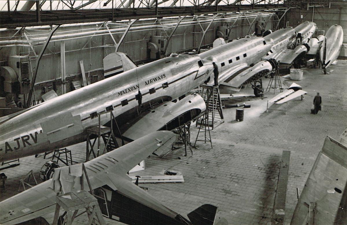 Naam: Foto 2. Fokker fabriek, licentie assemblage DC-2, kopie.jpg
Bekeken: 1737
Grootte: 159,3 KB