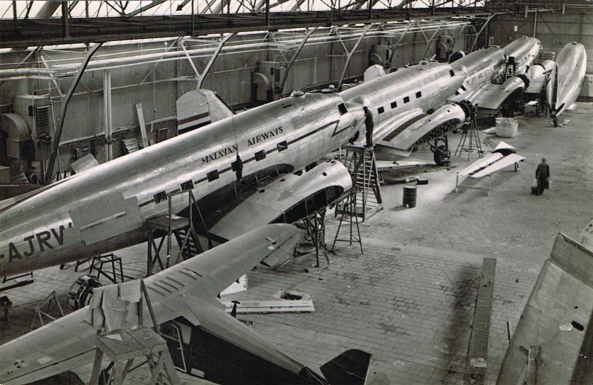 Naam: Foto 2. Fokker fabriek, licentie assemblage DC-2, kopie.jpg
Bekeken: 1701
Grootte: 159,3 KB