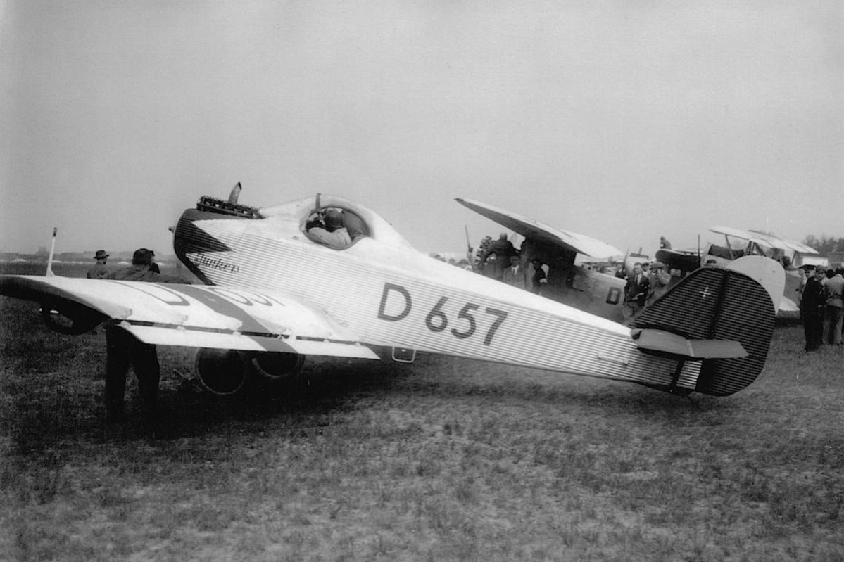 Naam: Foto 346. D-657. Junkers T29, kopie.jpg
Bekeken: 922
Grootte: 108,8 KB