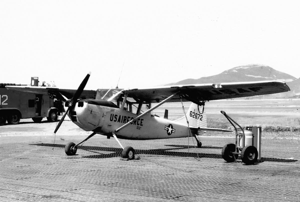 Naam: Foto 437. '56-2672'. Cessna L-19E-CE:in 1962 O-1E Bird Dog, kopie.jpg
Bekeken: 734
Grootte: 106,5 KB
