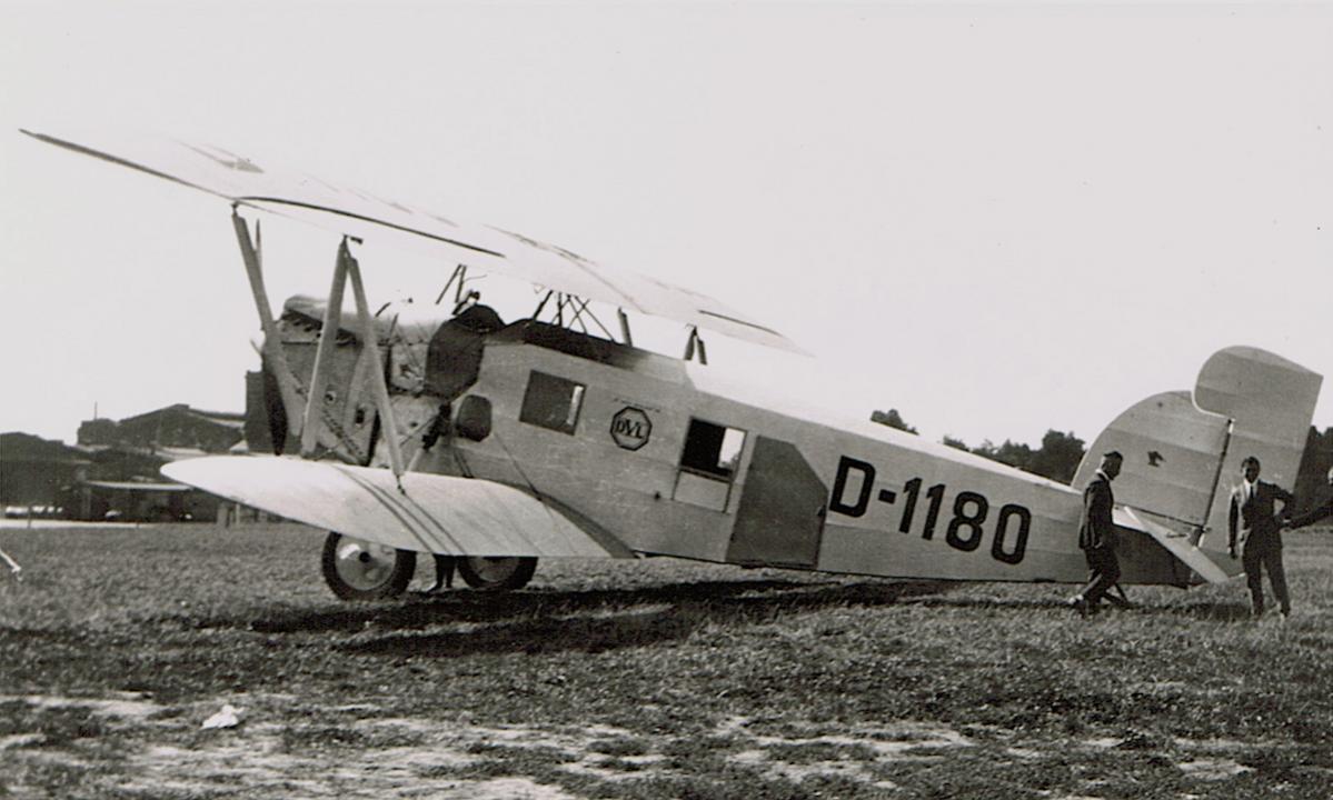 Naam: Foto 348. D-1180. Heinkel HD 40 II, kopie.jpg
Bekeken: 937
Grootte: 97,1 KB