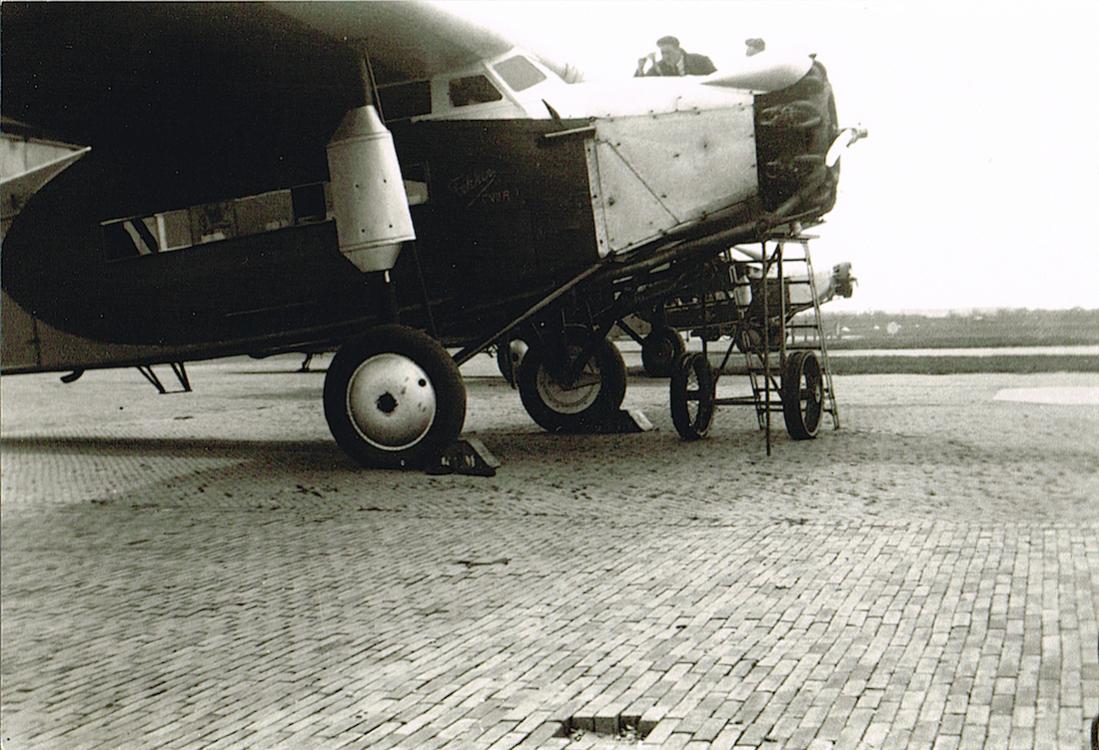 Naam: Foto 169. Fokker F.VIIa, kopie 1100.jpg
Bekeken: 1209
Grootte: 127,7 KB