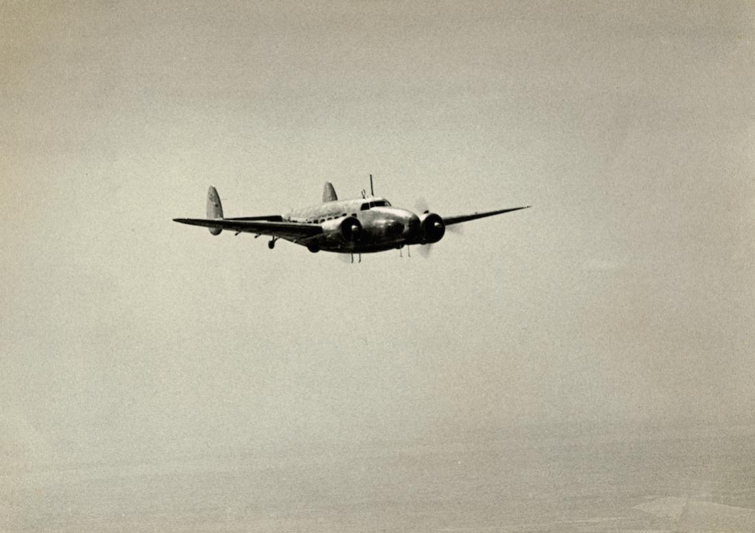 Naam: Kaart 668. Lockheed 14 Super Electra van de KLM, 1200 kopie 1100.jpg
Bekeken: 837
Grootte: 89,7 KB