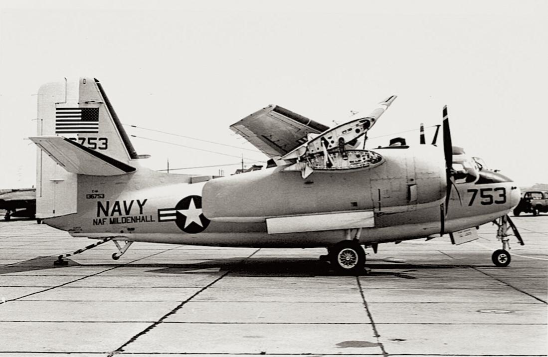 Naam: Foto 450. Grumman C-1A Trader (136753 : 6753 : '753'), c:n 6. USN, NAF Mildenhall, kopie 1100.jpg
Bekeken: 671
Grootte: 90,9 KB