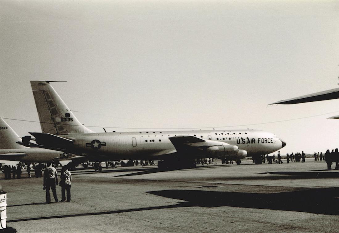 Naam: Foto 451. Boeing JKC-135A, kopie 1100.jpg
Bekeken: 665
Grootte: 86,7 KB