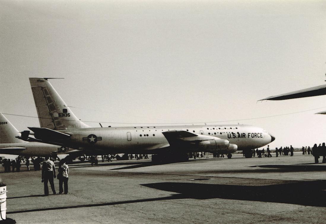 Naam: Foto 451. Boeing JKC-135A, kopie 1100.jpg
Bekeken: 809
Grootte: 86,7 KB