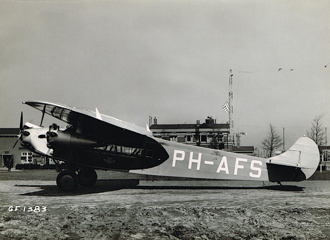 Naam: Foto 173. PH-AFS 'Specht'. Fokker F.VIIb. Naar Spanje als 20-1, kopie 1100.jpg
Bekeken: 1152
Grootte: 123,3 KB
