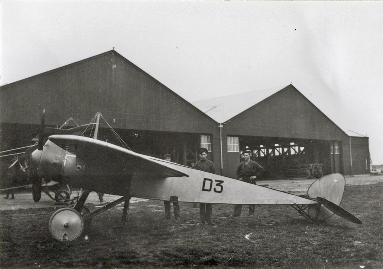 Naam: de kooy eerste vliegveld van de Koninklijke Marine.jpg
Bekeken: 405
Grootte: 119,0 KB