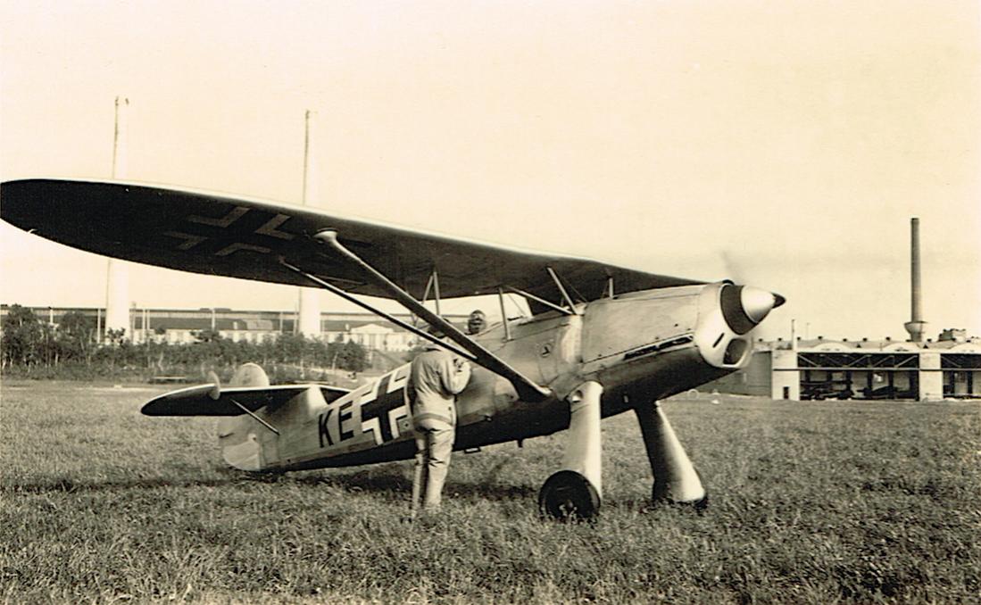 Naam: Foto 428. 'KE+??. Focke-Wulf Fw 56 Stsser, kopie 1100.jpg
Bekeken: 1243
Grootte: 108,7 KB