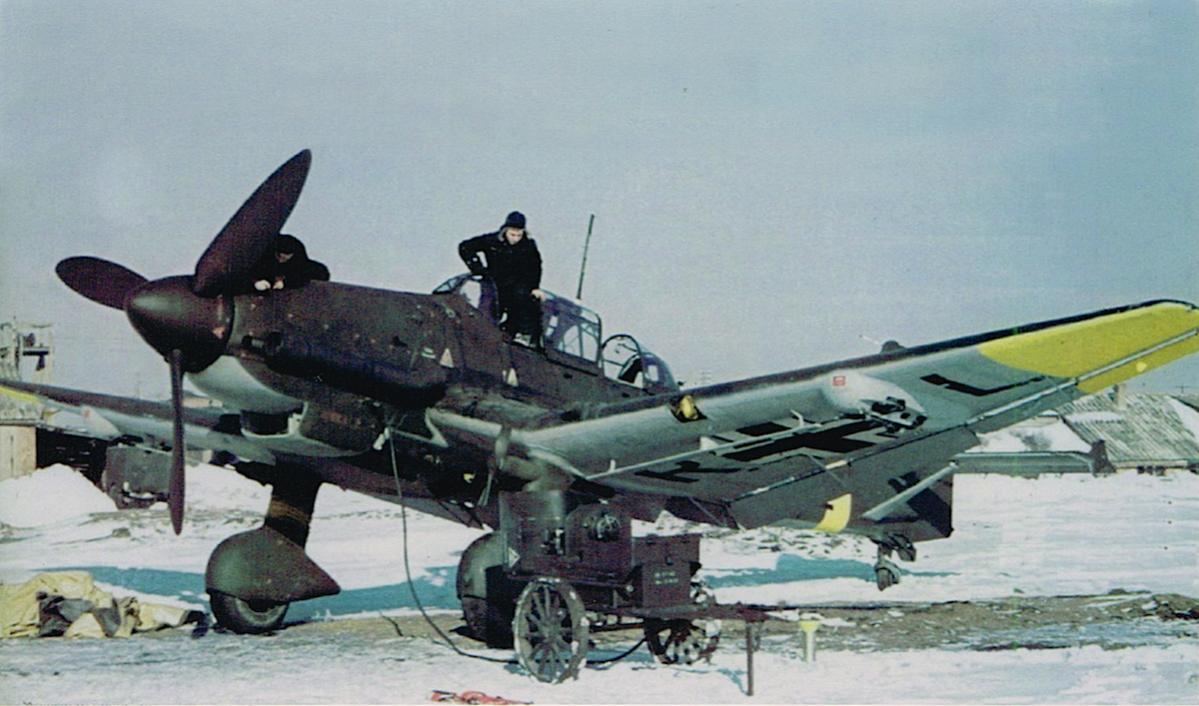 Naam: Foto 429. Junkers Ju 87 D-7 in Rusland.jpg
Bekeken: 1191
Grootte: 106,4 KB