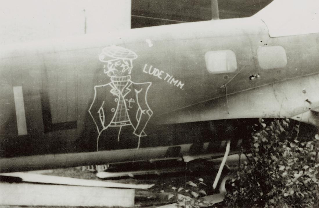 Naam: Foto 431. He-111P van 3.:KG27 '1G+IL' met bijnaam 'LUDE TIMM' op romp in 1939, kopie 1100.jpg
Bekeken: 1083
Grootte: 89,6 KB