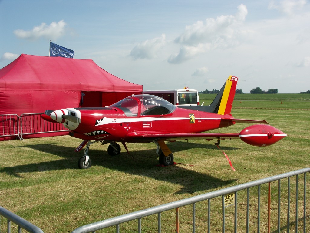 Naam: SIAI-Marchetti SF.260M ST-22 (4).jpg
Bekeken: 2731
Grootte: 213,9 KB