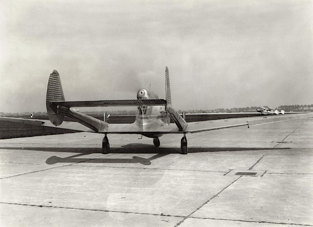 Naam: Foto 177. PH-APY. Stearman Hammond Y, kopie 1100.jpg
Bekeken: 1345
Grootte: 98,3 KB