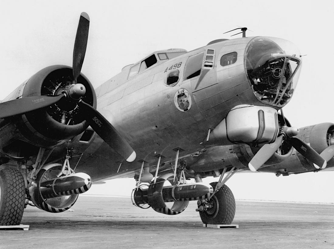 Naam: Foto 466. Boeing B-17G-90-BO met Douglas VB-10 radio-guided glide bombs, kopie 1100.jpg
Bekeken: 758
Grootte: 106,2 KB