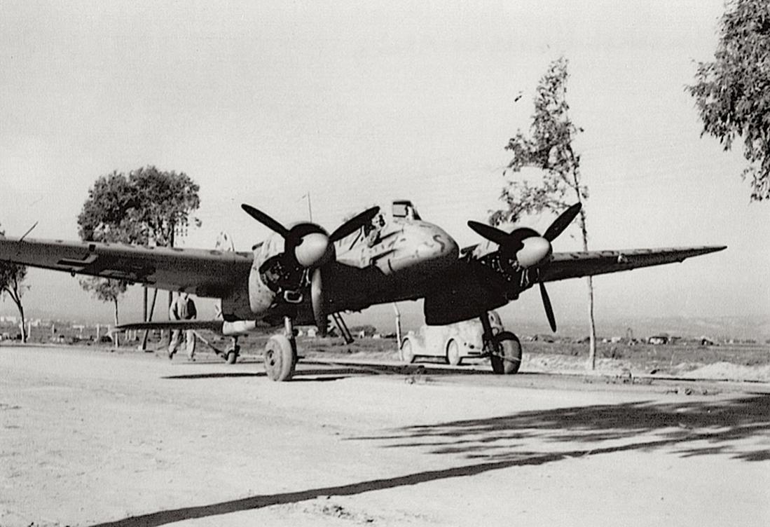 Naam: Foto 437. Henschel Hs-129 Afrika, kopie 1100.jpg
Bekeken: 769
Grootte: 111,3 KB