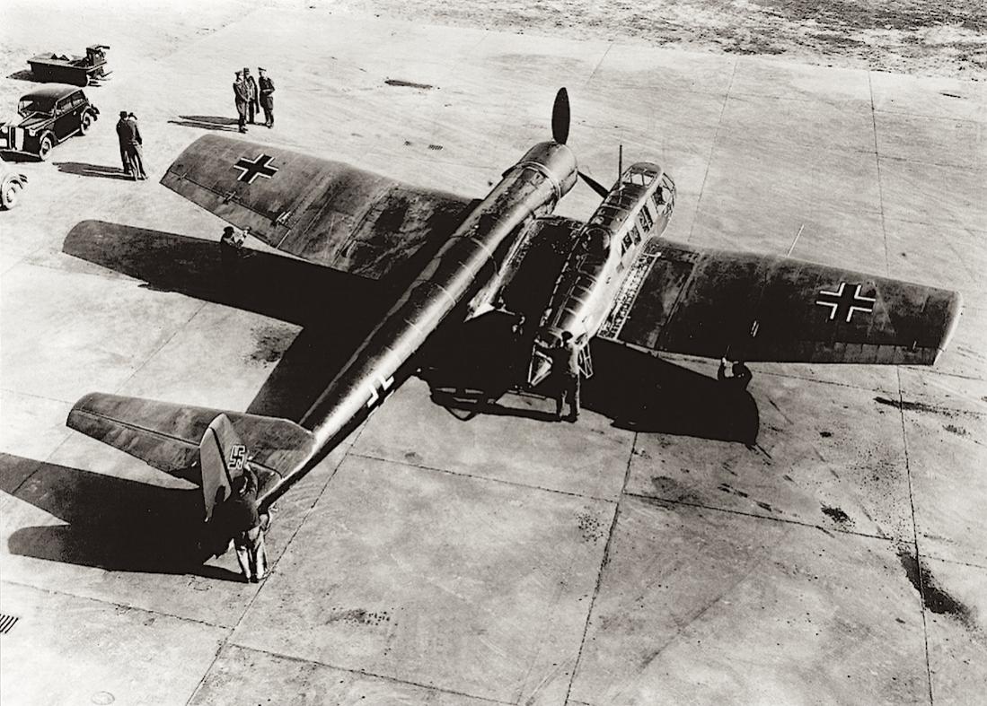 Naam: Foto 438. Blohm und Voss Bv 141 V12 (pre serie BV 141 B-0), kopie 1100.jpg
Bekeken: 750
Grootte: 154,7 KB