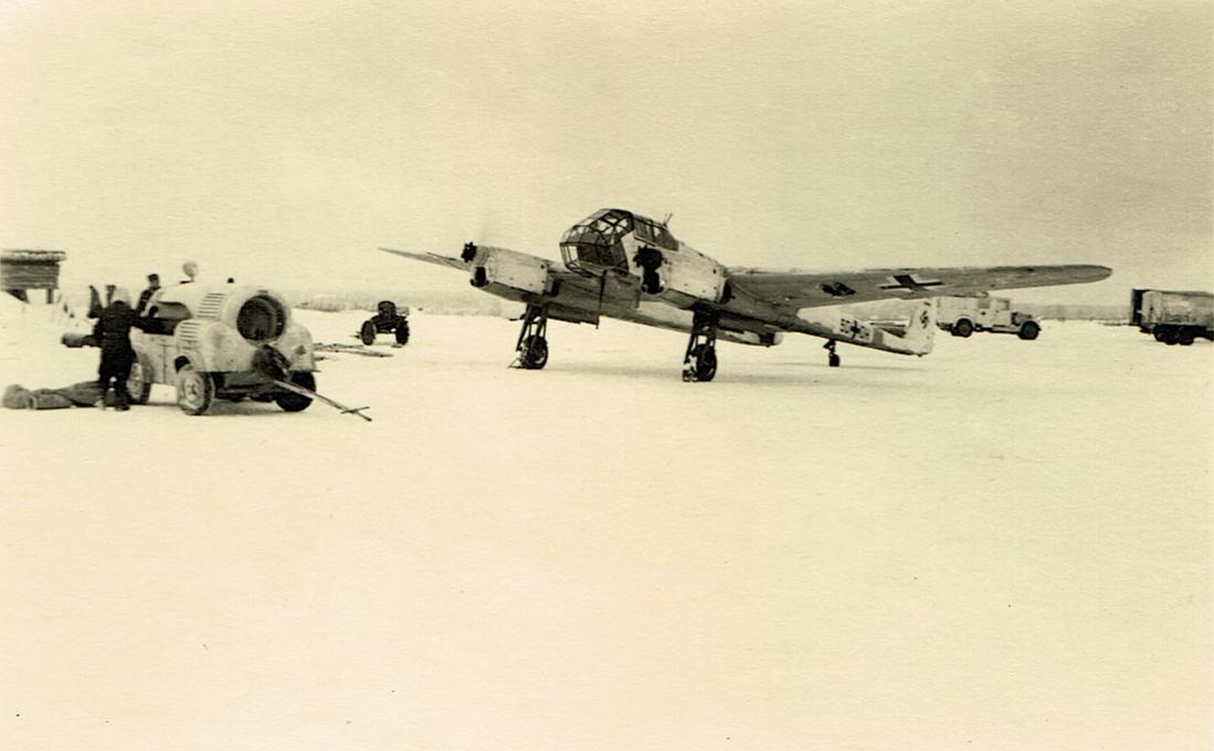 Naam: Foto 440. '5D+DH' Fw 189A. 5D = Aufkl.Gr 31. Russische winter, kopie 1100.jpg
Bekeken: 1069
Grootte: 63,2 KB
