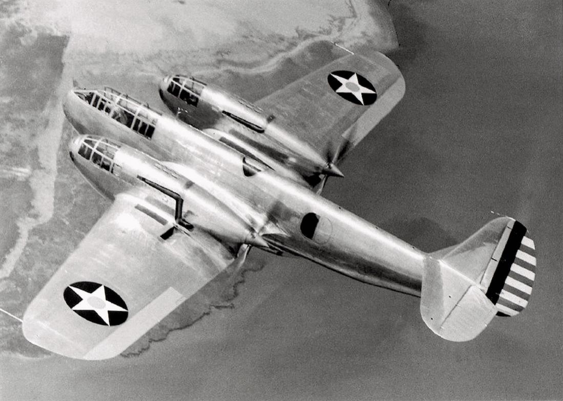 Naam: Foto 482. Bell XFM-1 Airacuda, kopie 1100.jpg
Bekeken: 637
Grootte: 120,1 KB