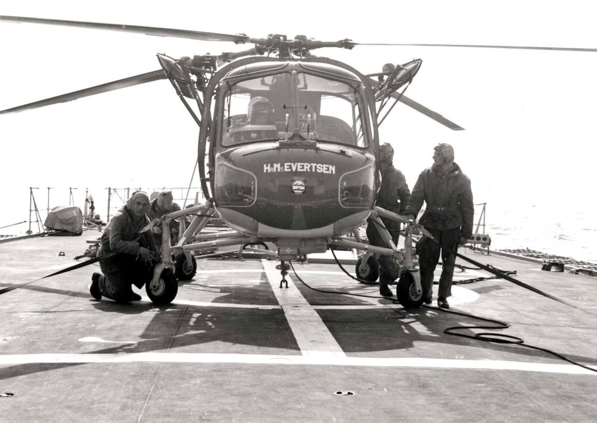 Naam: helikopter wasp Evertsen.jpg
Bekeken: 862
Grootte: 145,8 KB