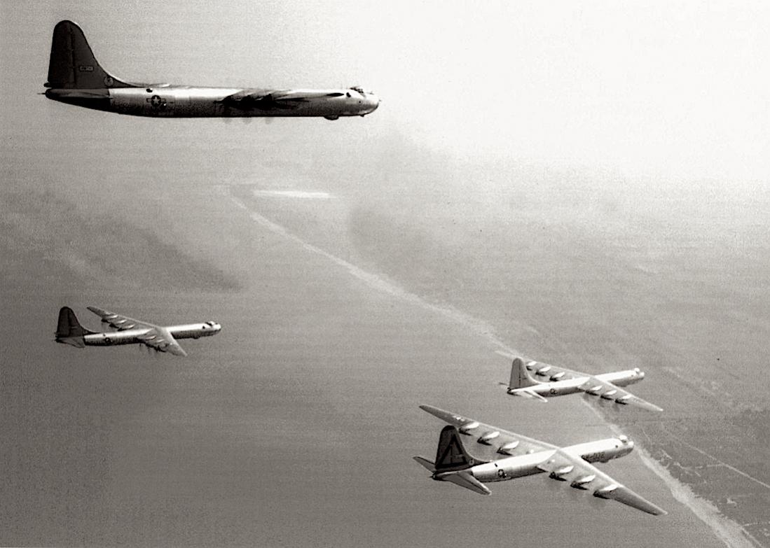 Naam: Foto 484. Convair B-36 Peacemaker 4x, kopie 1100.jpg
Bekeken: 606
Grootte: 94,4 KB