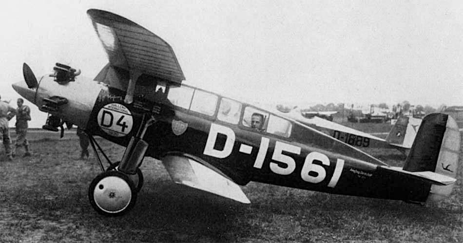 Naam: D-1561. Darmstadt D-18 gesloten cockpits.jpg
Bekeken: 901
Grootte: 60,3 KB