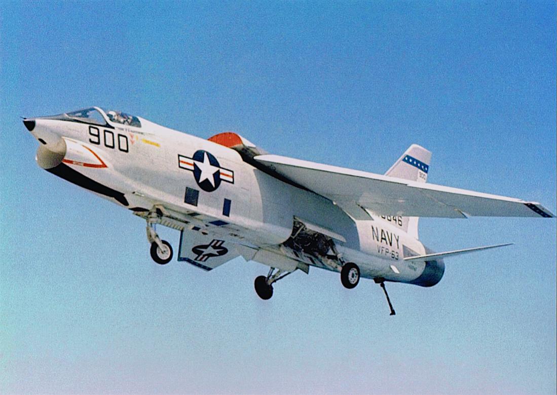 Naam: Foto 494. Vought RF-8A Crusader van VFP-63 'Eyes of the Fleet' tijdens landing op USS Midway (CV.jpg
Bekeken: 361
Grootte: 114,9 KB