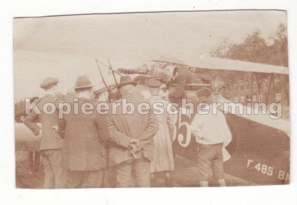 Naam: MP2-485.JPG
Bekeken: 679
Grootte: 58,5 KB