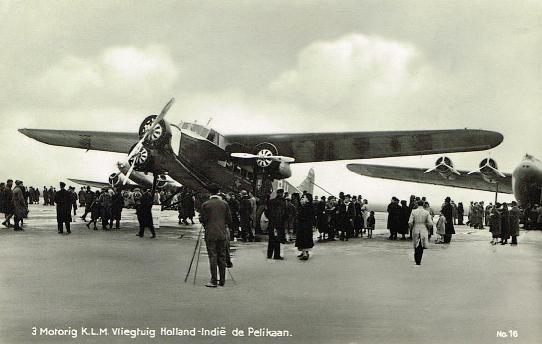 Naam: Kaart 691. PH-AIP 'Pelikaan'. Fokker F.XVIII, kopie 1100.jpg
Bekeken: 1013
Grootte: 96,4 KB