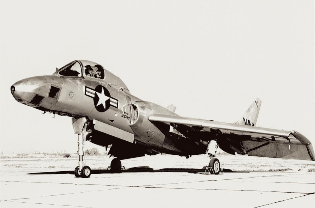 Naam: Foto 513. Vought F7U-3P Cutlass (129749). Fotoverkenner, 12 exemplaren gebouwd, kopie 1100.jpg
Bekeken: 761
Grootte: 61,5 KB