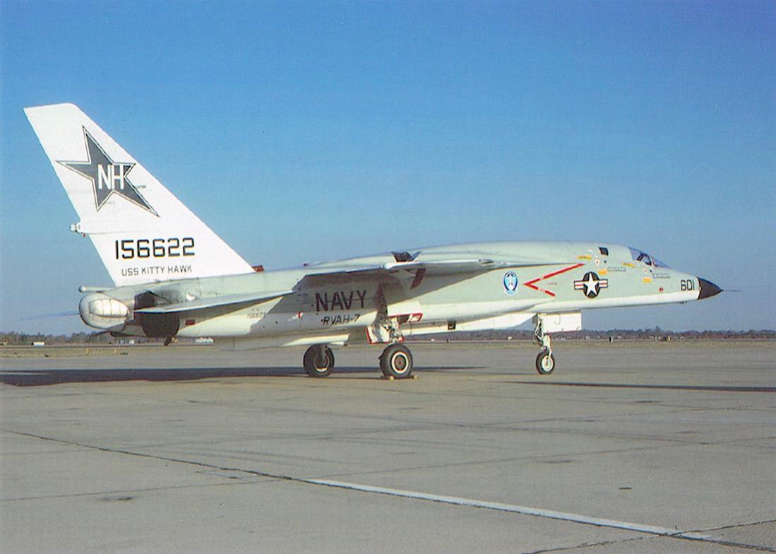 Naam: Foto 520. North American RA-5C Vigilante (156622, MSN 316-15) van RVAH-7, kopie 1100.jpg
Bekeken: 927
Grootte: 83,9 KB