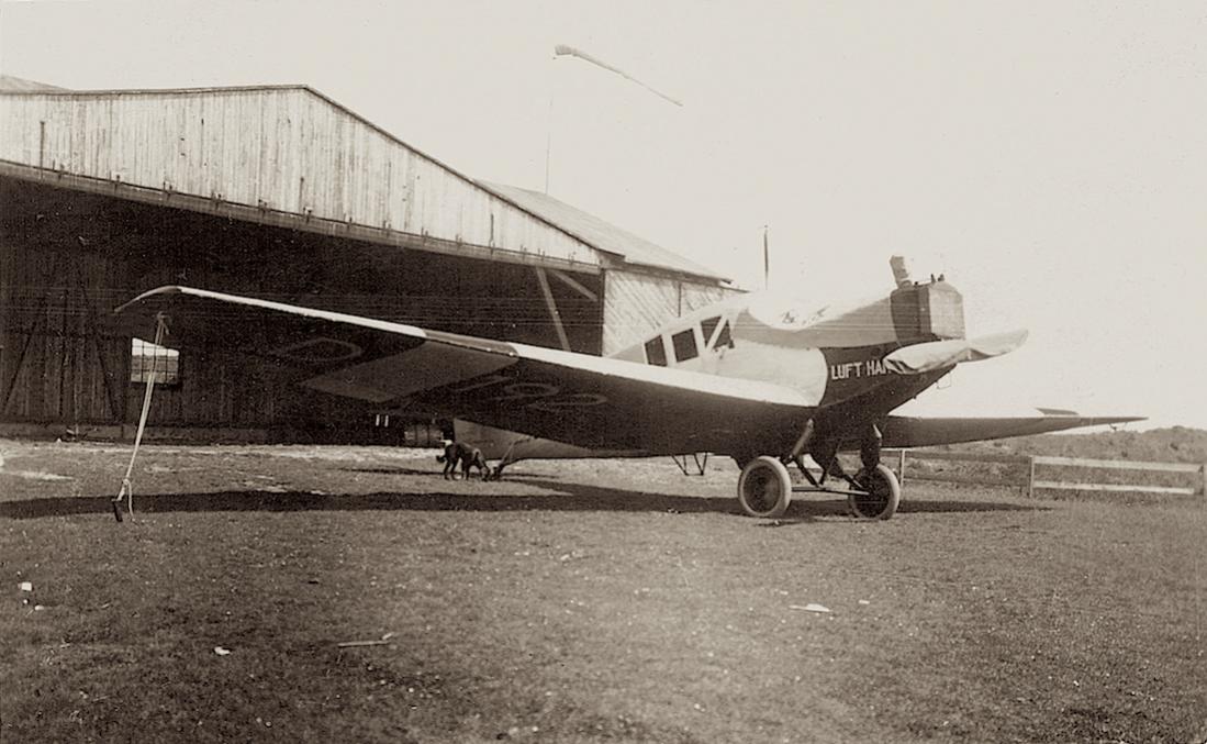 Naam: Foto 388. D-192 (D-OTOR) %22Meise%22. Junkers F 13, kopie 1100.jpg
Bekeken: 638
Grootte: 103,3 KB