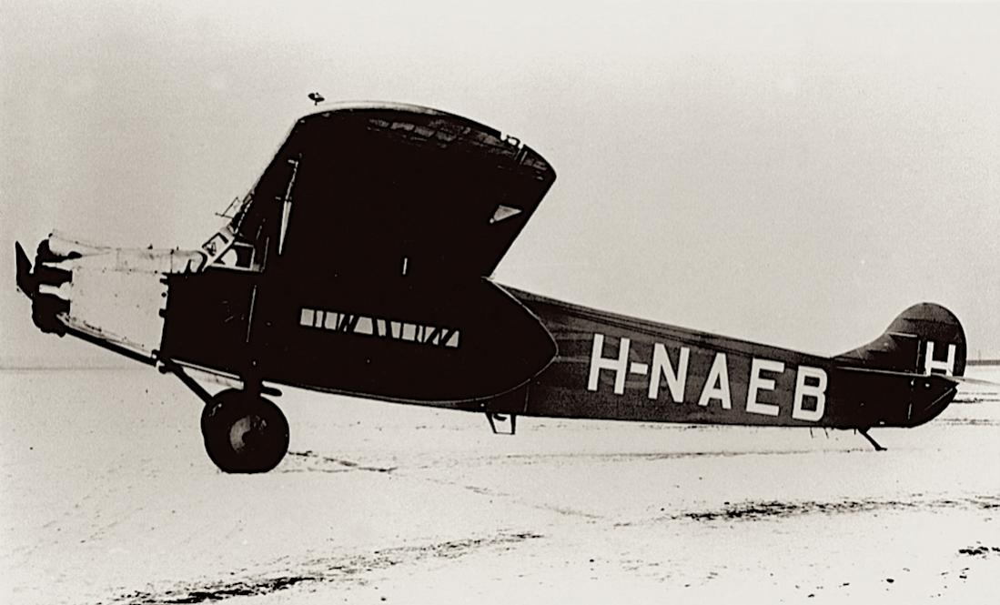 Naam: Foto 186. H-NAEB:PH-AEB. Fokker F.VIIa, kopie 1100.jpg
Bekeken: 964
Grootte: 74,4 KB