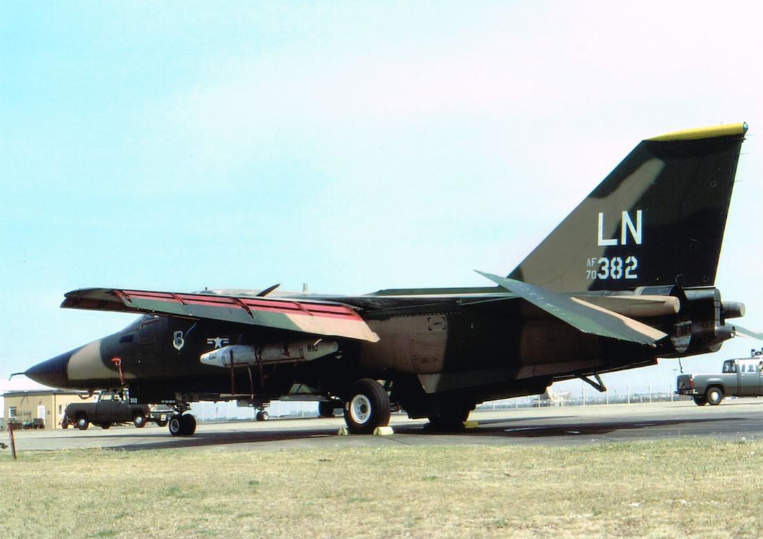 Naam: Foto 541. General Dynamics F-111F, kopie 1100.jpg
Bekeken: 613
Grootte: 81,7 KB