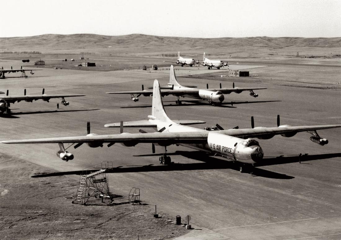 Naam: Foto 542. Convair B-36 Peacemaker, kopie 1100.jpg
Bekeken: 564
Grootte: 112,9 KB