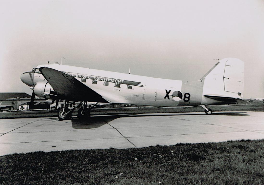 Naam: Foto 133. 'X-8'. Douglas C-47B, KLu, kopie 1100.jpg
Bekeken: 993
Grootte: 100,2 KB