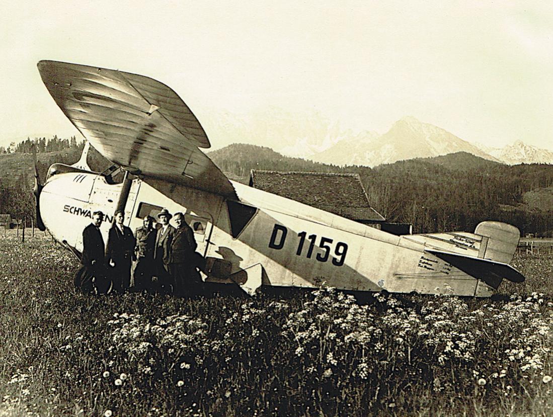 Naam: Foto 395. D-1159 (D-OFOR). Focke-Wulf A.20 %22Schwaben%22, kopie 1100.jpg
Bekeken: 558
Grootte: 187,9 KB