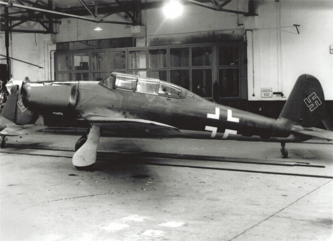 Naam: Foto 474. Arado Ar 96. Een van de eerste Ar 96 toestellen in de Letov fabriek, Tsjecho-Slowakijk.jpg
Bekeken: 613
Grootte: 87,8 KB