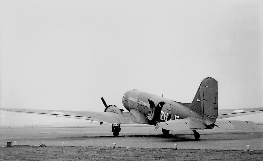 Naam: Foto 141. 'ZU-5'. Douglas C-48B Dakota, kopie 1100.jpeg
Bekeken: 1367
Grootte: 360,6 KB